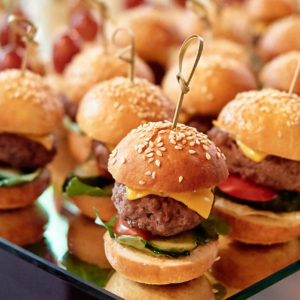 COCKTAIL STREET FOOD (17 pièces salées et sucrées)