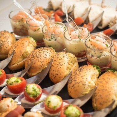 PETIT COCKTAIL FESTIF (13 pièces salées)