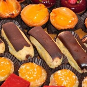 PLATEAU DE 40 PETITS FOURS SUCRÉS