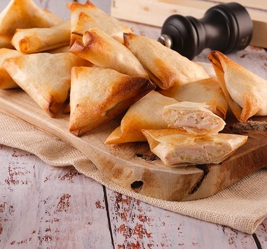 SAMOUSSAS AU POULET (à l'unité)