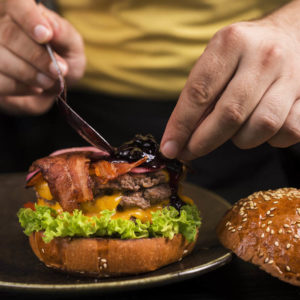 GRILLADIN POUR ANIMATION BURGERS 2h30 (Un grilladin par tranche de 30 invités)