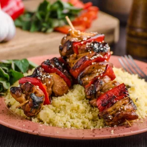 COUSCOUS BROCHETTES DE POULET