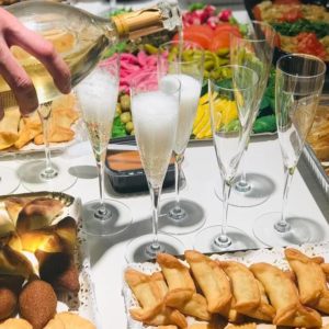 APERO LIBANAIS (assortiment de 9 mézzés,et 4 desserts en assortiment)