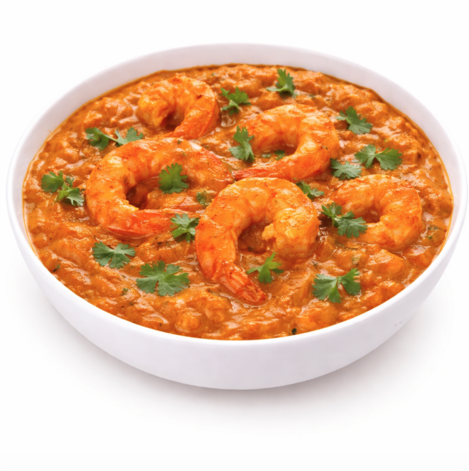 Bol blanc de CREVETTES MASALA (300g) avec de grosses crevettes dans un curry crémeux orange, garni de coriandre fraîche, sur fond blanc.
