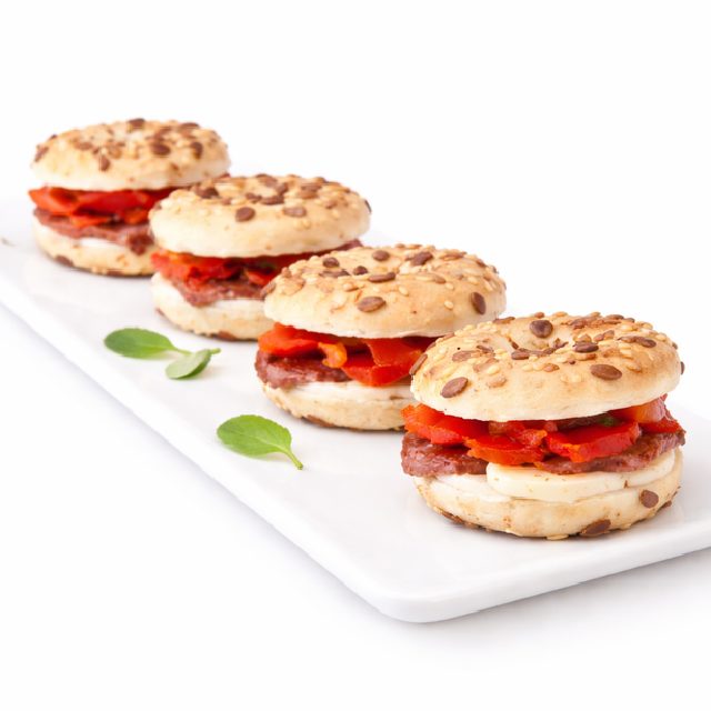 MINI BAGELS PASTRAMI (Minimum de commande 10 pièces 20g/Pièce)