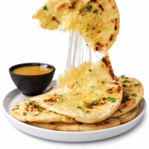 Savourez une assiette de GARLIC CHEESE NAN (Pièce) : un pain naan moelleux chargé de fromage fondu, garni d'herbes et accompagné d'un petit bol de sauce jaune.